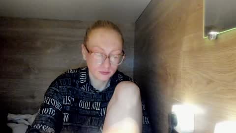 lucky_licky20 online show from January 2025 03:07:01 AM