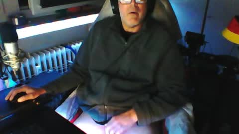Snapshot of luckyfreak1 chatting on June 2026 02:24:02 AM call me Stefan online show from June 2026 02:24:02 AM