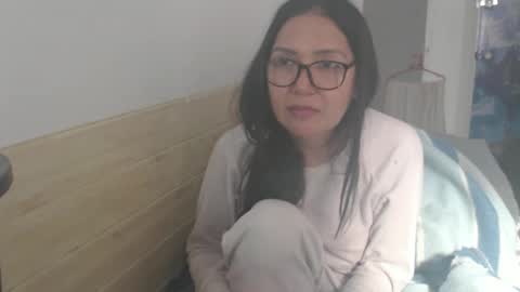 Snapshot of luckyisa chatting on November 2025 09:09:02 AM angelisa online show from November 2025 09:09:02 AM