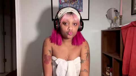 Snapshot of luckylaci777 chatting on November 2025 05:18:02 AM luckylaci777 online show from November 2025 05:18:02 AM