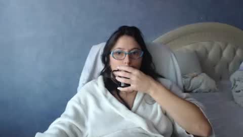 luckylinda23 online show from November 2025 10:49:02 AM