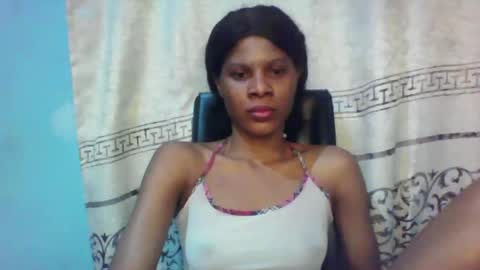 Snapshot of luckymadequeen chatting on February 2025 04:54:02 AM Gloria online show from February 2025 04:54:02 AM