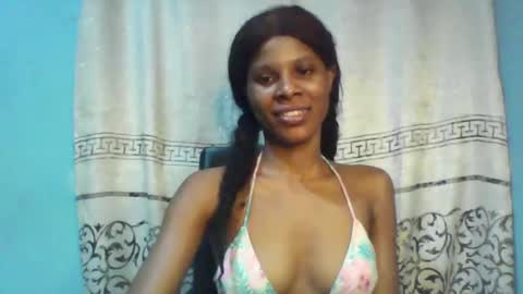 Snapshot of luckymadequeen chatting on February 2025 11:25:02 PM Gloria online show from February 2025 11:25:02 PM