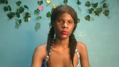 Snapshot of luckymadequeen chatting on November 2025 06:43:01 PM Gloria online show from November 2025 06:43:01 PM