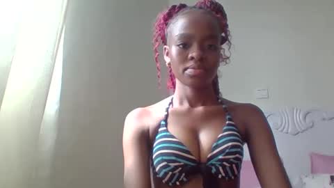 Snapshot of luckyqueen3 chatting on March 2025 07:03:01 AM lilian online show from March 2025 07:03:01 AM