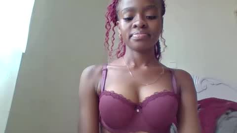 Snapshot of luckyqueen3 chatting on March 2025 09:46:02 AM lilian online show from March 2025 09:46:02 AM