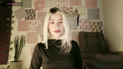 luckysapphire777 online show from April 2026 12:25:01 PM