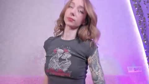 Snapshot of luckysexydoll chatting on July 2026 05:44:02 AM Alisa online show from July 2026 05:44:02 AM