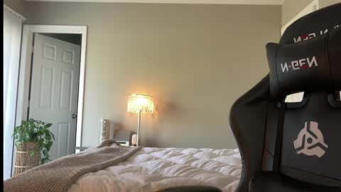 Lucy online show from April 2026 10:00:02 PM