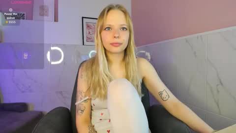 Snapshot of lucy__loy chatting on November 2025 06:01:01 AM Lucy online show from November 2025 06:01:01 AM