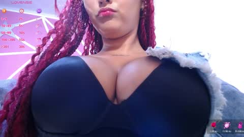 lucy_beatifull online show from April 2026 01:38:02 AM