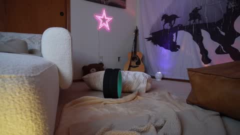 Lucy. online show from February 2025 11:48:02 PM