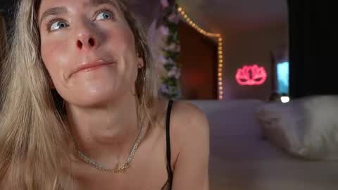 Lucy. online show from April 2026 02:17:01 AM