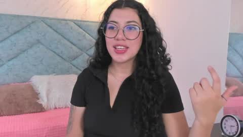 Snapshot of lucy_greys_ chatting on April 2026 07:26:01 PM Lucy Greys online show from April 2026 07:26:01 PM