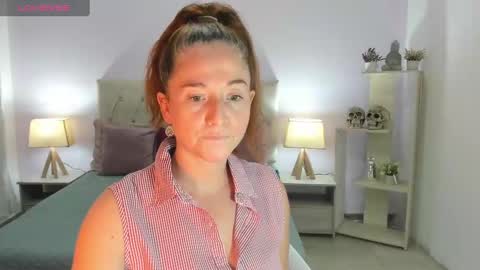 Snapshot of lucy_hot77 chatting on January 2025 09:28:01 PM Lucia online show from January 2025 09:28:01 PM