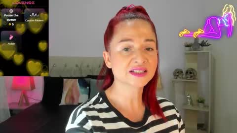 Lucia online show from November 2025 06:39:01 PM