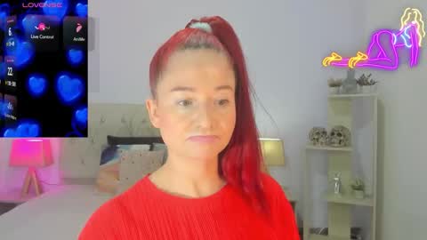 Lucia online show from November 2025 08:08:02 PM