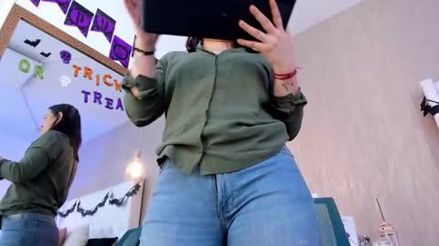 Lucy online show from October 2025 02:30:01 PM