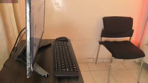 Lucy online show from November 2025 10:57:02 AM