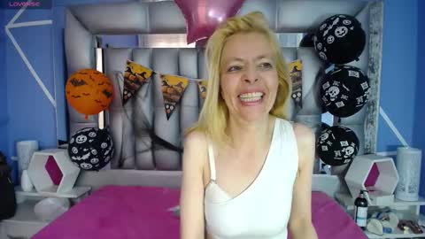  SleepyAbuela online show from October 2025 01:58:01 PM