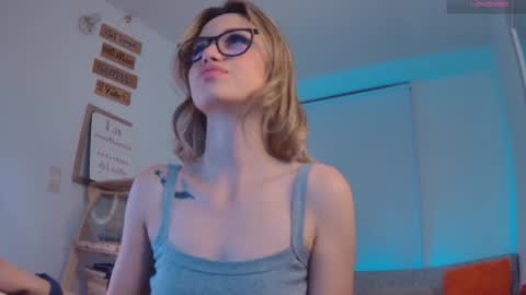 Snapshot of lucy_priincess chatting on January 2025 11:18:02 PM lucy online show from January 2025 11:18:02 PM