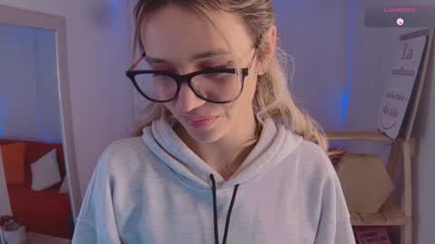 Snapshot of lucy_priincess chatting on January 2025 06:09:01 AM lucy online show from January 2025 06:09:01 AM