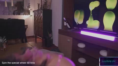 Lucy Alien  online show from December 2024 01:04:02 AM