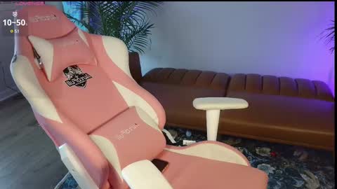 Snapshot of lucydelrey57 chatting on March 2025 08:10:02 PM lucydelrey57 online show from March 2025 08:10:02 PM