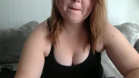 LucyGirl20 online show from September 2025 08:14:01 PM