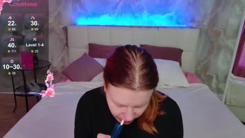 Snapshot of lucyhornydoll chatting on September 2025 10:37:01 AM Lucy online show from September 2025 10:37:01 AM