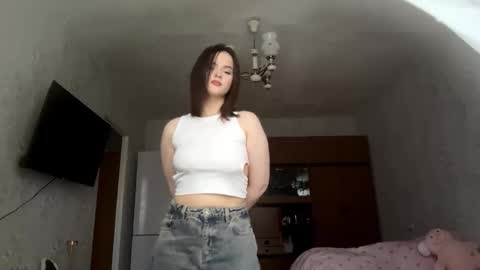 Anna online show from October 2025 12:06:01 PM