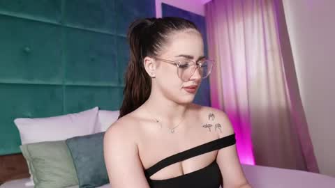 Lucy Lexton online show from June 2026 04:50:01 AM