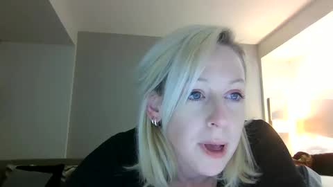 Lucy Loves Lookers online show from December 2024 03:15:02 AM