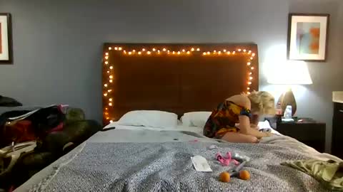 Lucy Loves Lookers online show from December 2024 10:19:01 PM