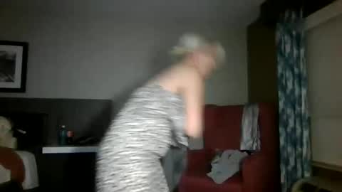 Lucy Loves Lookers online show from December 2024 07:44:01 AM