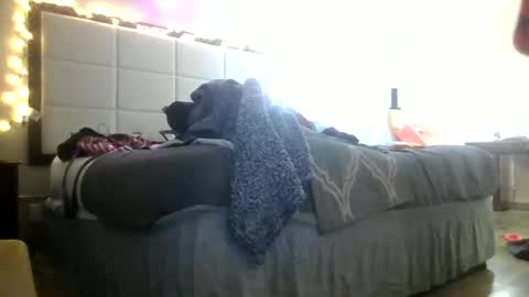 Lucy Loves Lookers online show from January 2025 01:28:02 AM