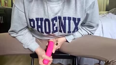 Lucy Loves Lookers online show from February 2025 04:07:01 PM