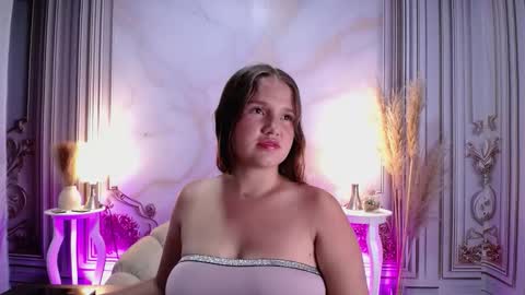 Snapshot of lucymilky chatting on September 2025 02:22:01 AM Lucy  online show from September 2025 02:22:01 AM