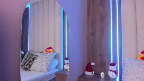 Lucy online show from December 2025 06:46:02 PM