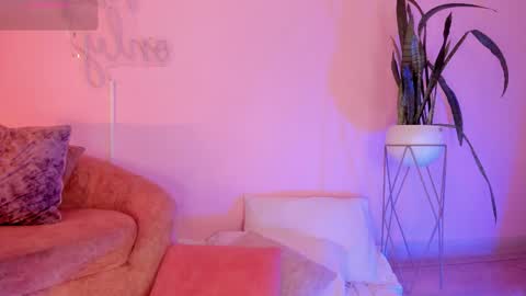 Snapshot of lucyvega4 chatting on October 2025 04:59:01 AM Lucy online show from October 2025 04:59:01 AM