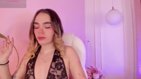 Snapshot of lucyvega4 chatting on October 2025 04:14:01 AM Lucy online show from October 2025 04:14:01 AM