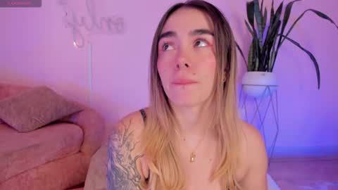 Snapshot of lucyvega4 chatting on November 2025 04:36:01 AM Lucy online show from November 2025 04:36:01 AM