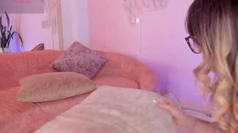 Snapshot of lucyvega4 chatting on November 2025 04:48:02 AM Lucy online show from November 2025 04:48:02 AM