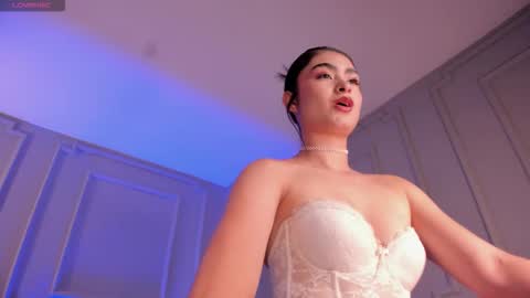 Lucy online show from November 2025 09:36:01 PM