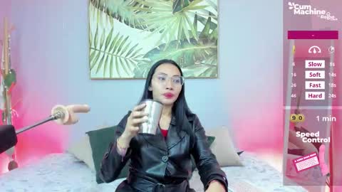 Lucy Liiu online show from October 2025 12:38:01 PM