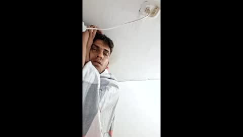 luis2000588392 online show from April 2026 06:19:01 AM