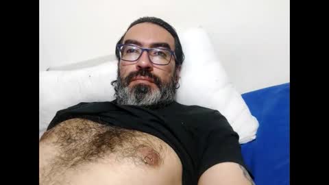Snapshot of luis2988z chatting on May 2026 02:29:02 AM Hairyman online show from May 2026 02:29:02 AM