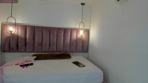 L U I S A online show from February 2025 07:38:01 PM