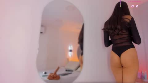 L U I S A online show from December 2025 07:55:01 PM