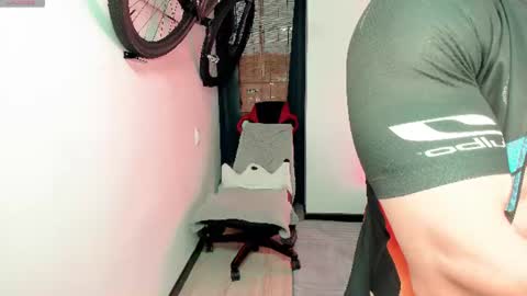 Snapshot of luisfernikesportboy chatting on July 2026 11:25:01 PM Luis Fer PVT IS OPEN online show from July 2026 11:25:01 PM